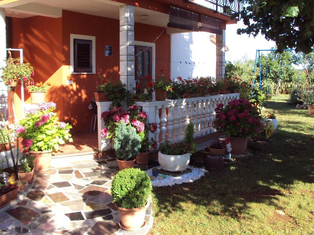 Apartment Gogo Umag Bilik gambar
